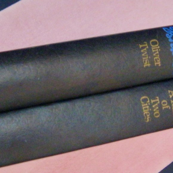 "CHARLES DICKENS A TALE OF TWO CITIES & OLIVER TWIST BOOKS" VINTAGE - Picture 2 of 13